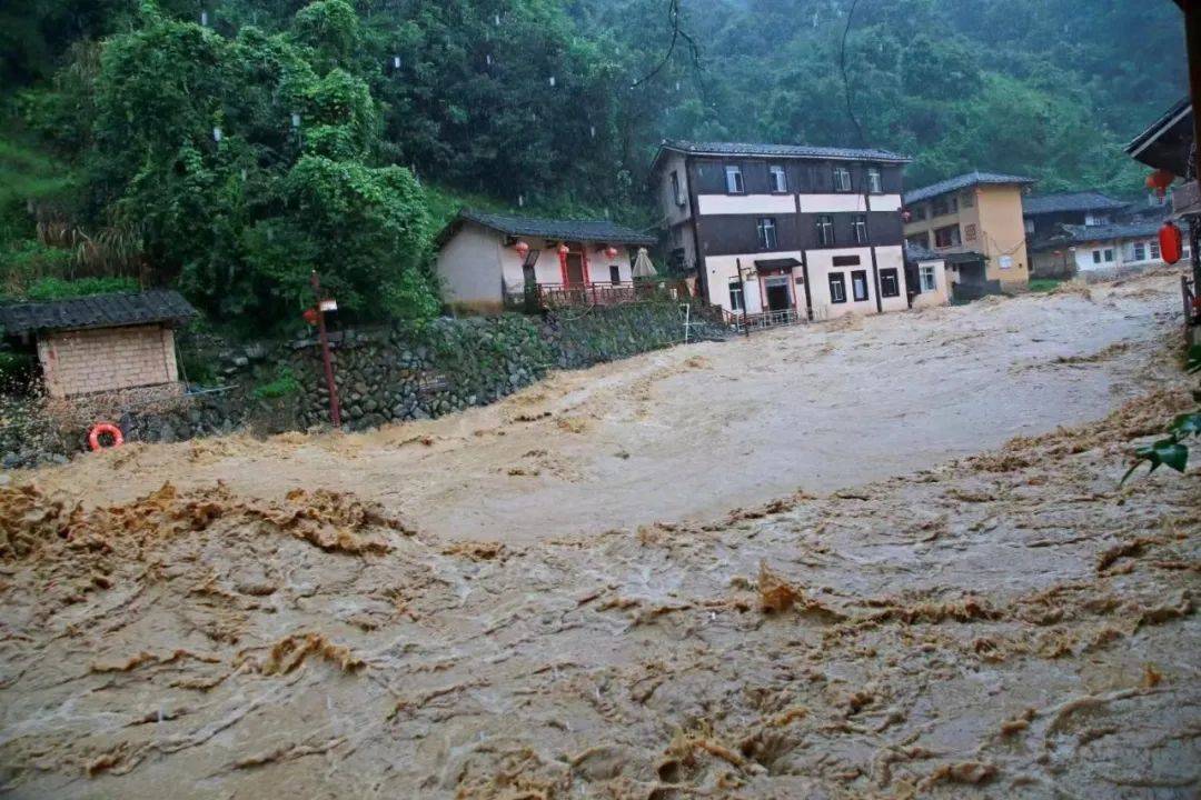 福建局地或有特大暴雨,数据解释落实_整合版121,127.13